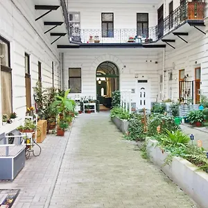 https://stop-and-go.inbudapesthotels.com